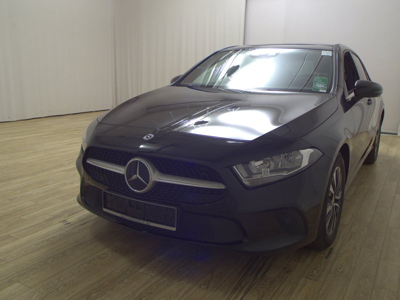 Mercedes-Benz A 200 d automatik • panorama • ACC — 2