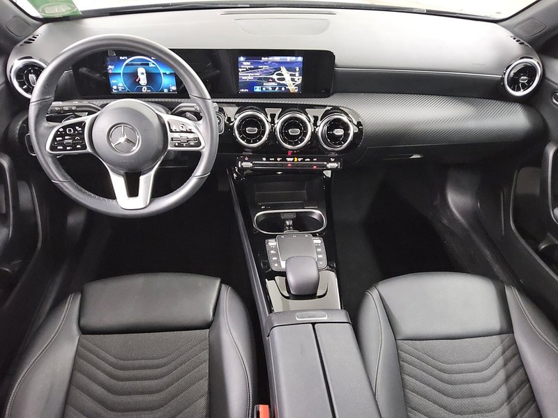 Mercedes-Benz A 200 d automatik • panorama • ACC — 5