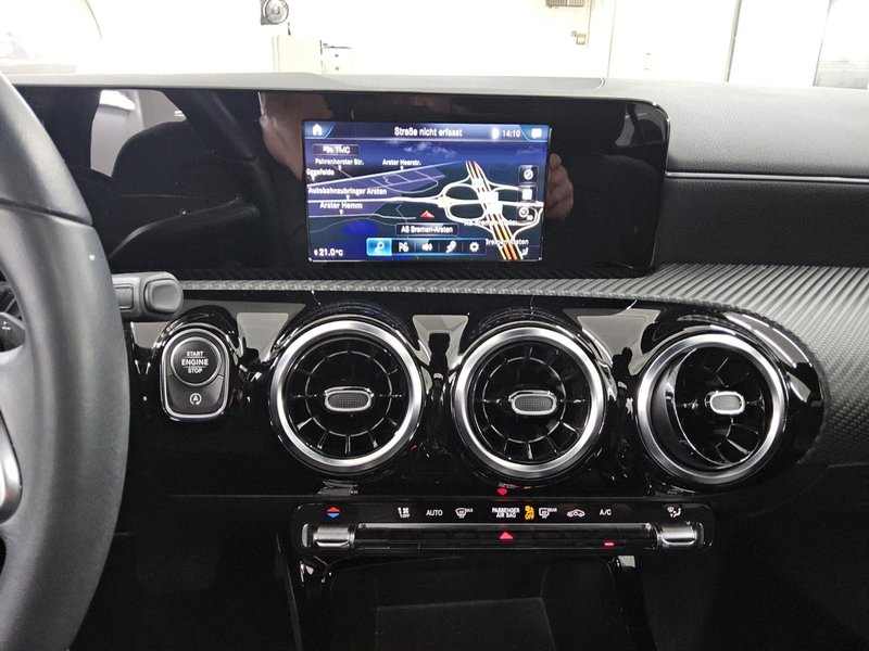 Mercedes-Benz A 200 d automatik • panorama • ACC — 7
