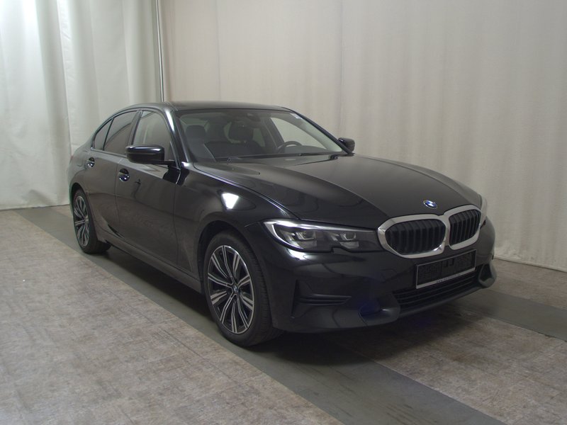 BMW 320d xDrive automatik Sport Line • ACC • Full LED — 3