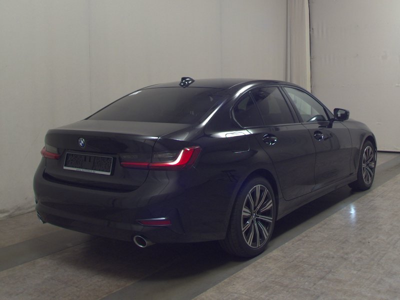 BMW 320d xDrive automatik Sport Line • ACC • Full LED — 4