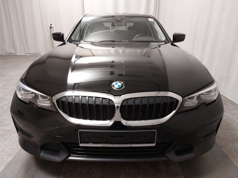 BMW 320d xDrive automatik Sport Line • ACC • Full LED — 9