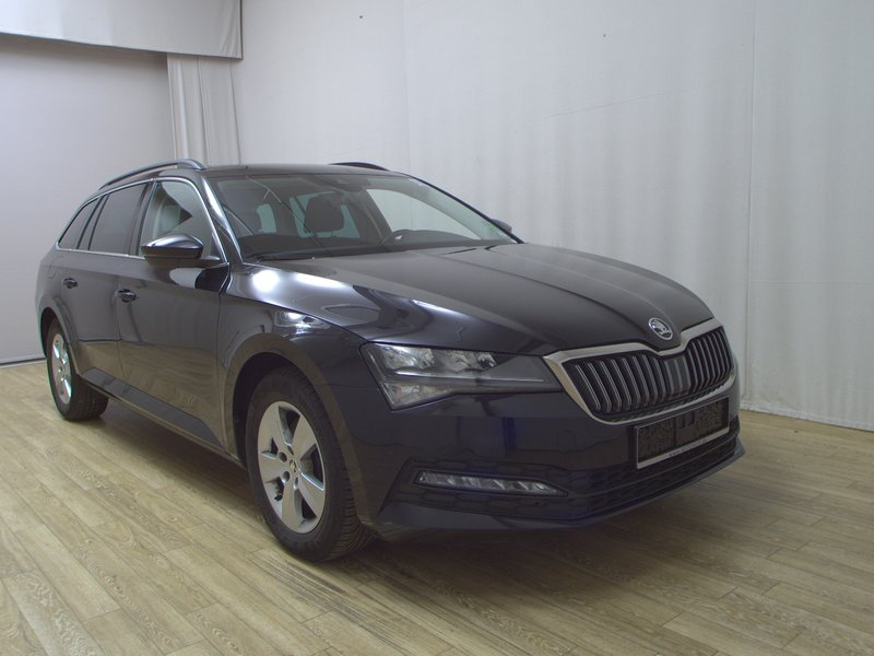 Škoda Superb Kombi 2.0 TDI automatik Ambition • ACC • Full LED — 3