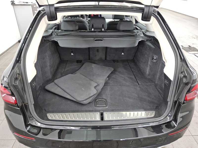 BMW 520d Touring automatik • panorama • koža — 12