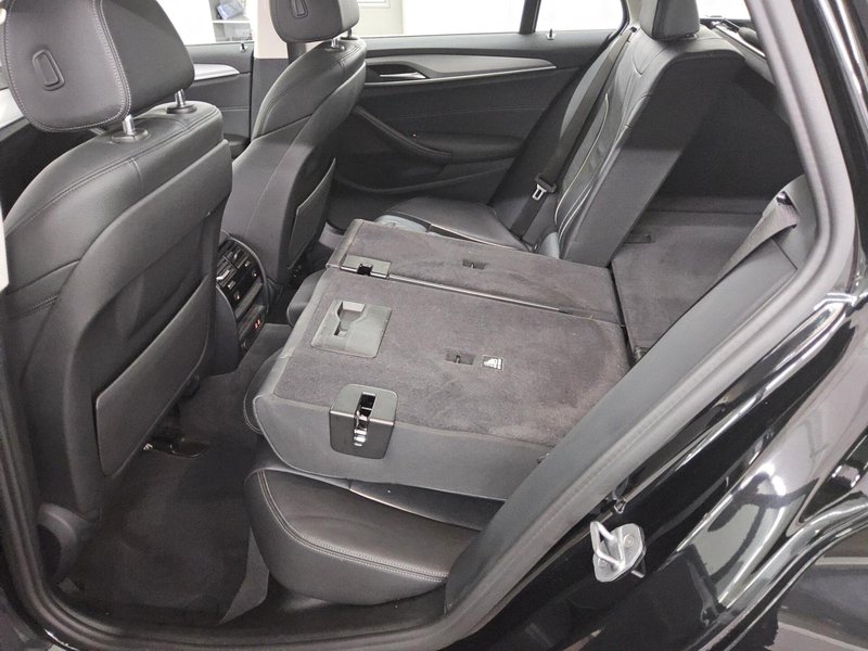 BMW 520d Touring automatik • panorama • koža — 13