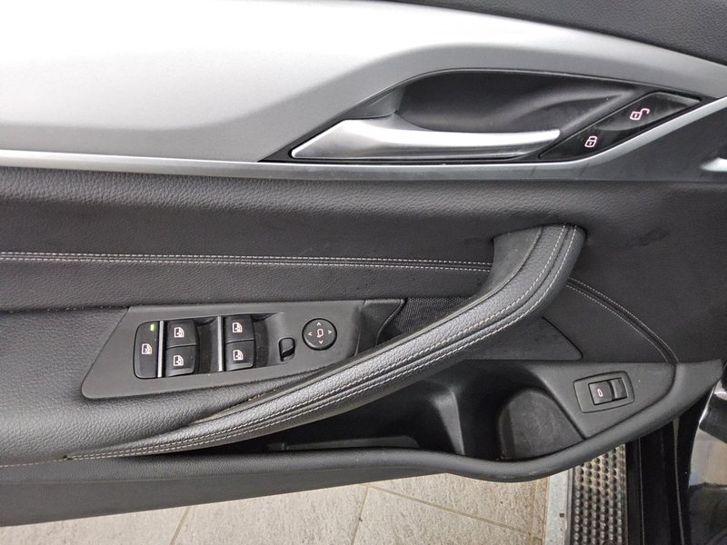 BMW 520d Touring automatik • panorama • koža — 9