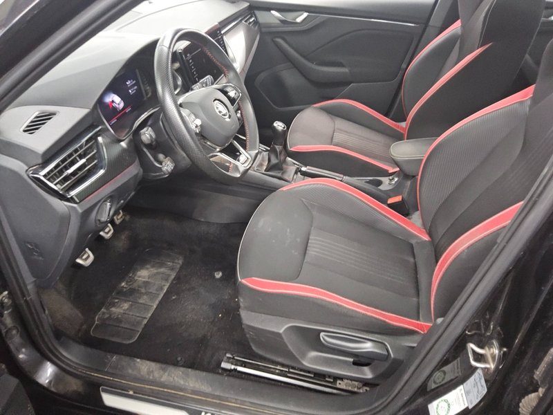 Škoda Kamiq 1.5 TSI Monte Carlo • panorama • AHK — 9