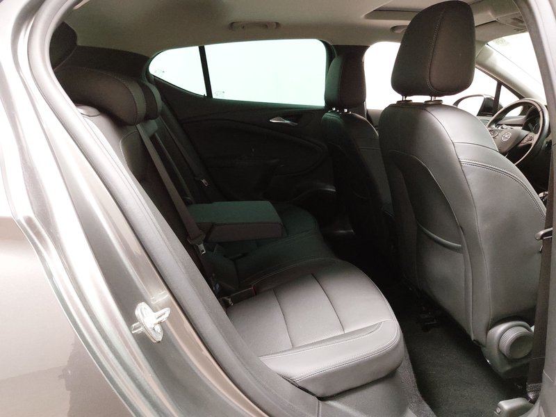 Opel Astra 1.5 D Elegance • LED • navigacija — 12