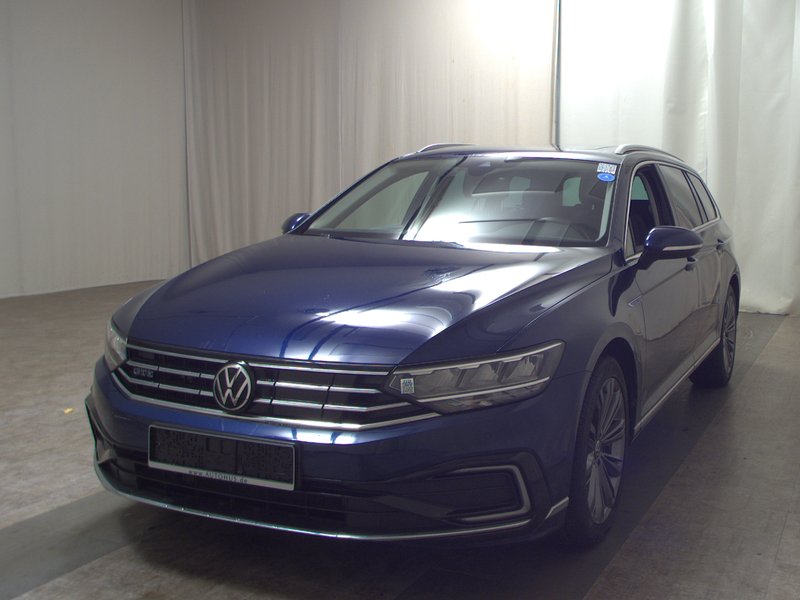 Volkswagen Passat Variant GTE 1.4 TSI automatik • ACC • AHK — 2