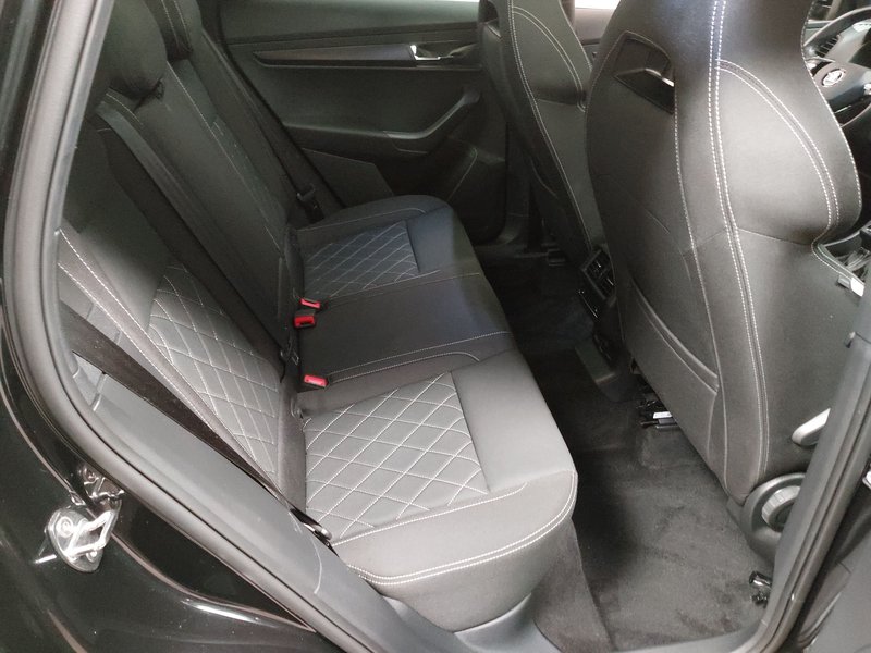 Škoda Karoq 2.0 TDI 4x4 SportLine automatik • ACC • AHK — 12