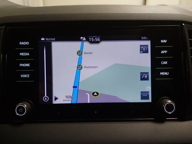 Škoda Karoq 2.0 TDI 4x4 SportLine automatik • ACC • AHK — 19