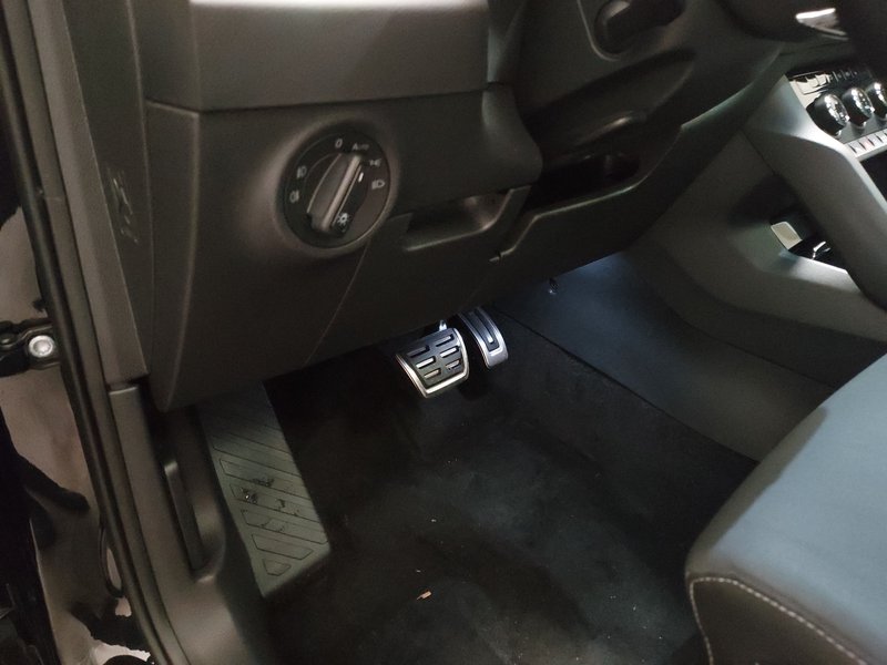 Škoda Karoq 2.0 TDI 4x4 SportLine automatik • ACC • AHK — 7