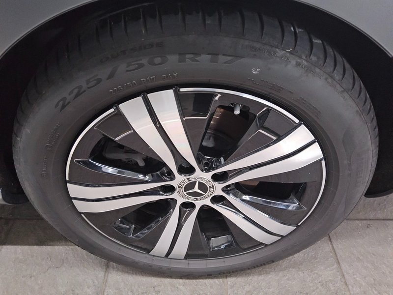 Mercedes-Benz C 200 d karavan automatik Avantgarde • LED • digitalni instrumenti — 11