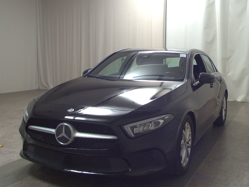 Mercedes-Benz A 220 d automatik Progressive • Full LED • adaptivno ogibanje — 2