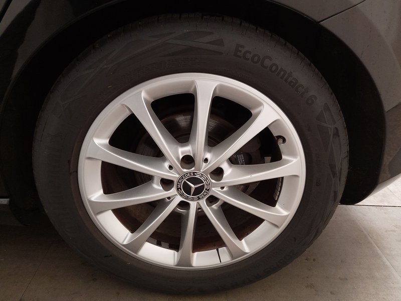 Mercedes-Benz A 220 d automatik Progressive • Full LED • adaptivno ogibanje — 8