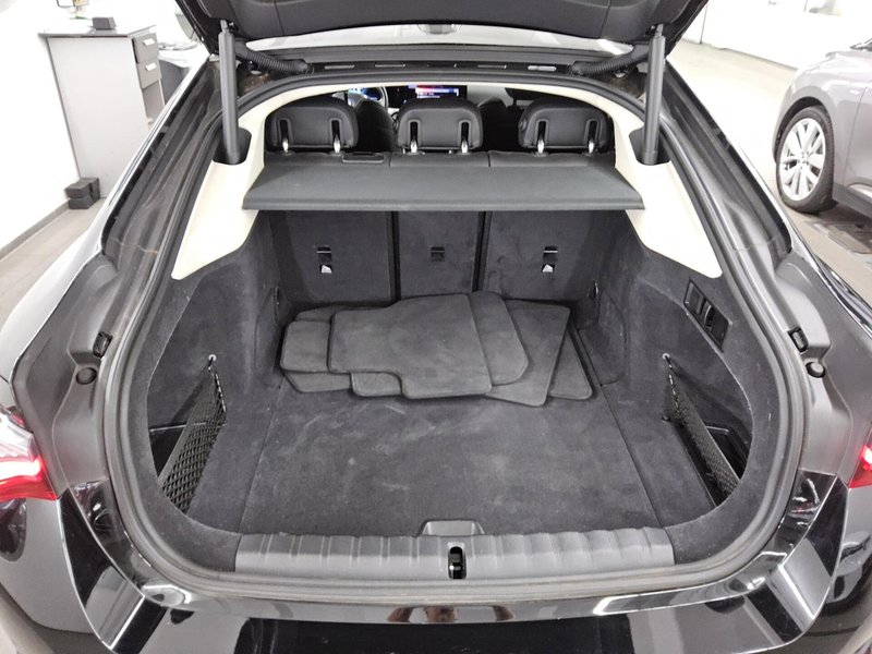 BMW i4 Gran Coupé eDrive40 • 360° kamera • ACC — 12