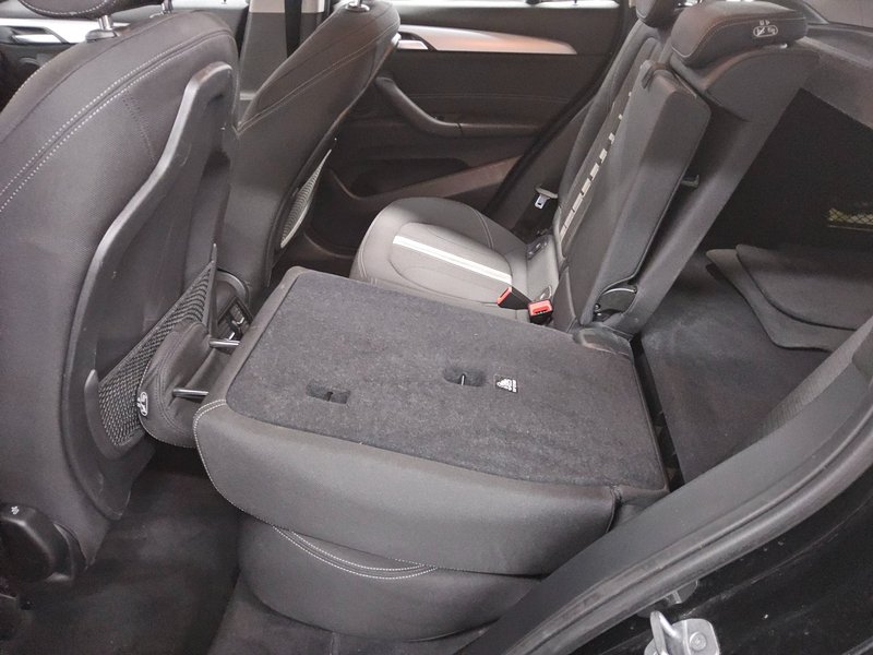 BMW X1 sDrive20d automatik Advantage • ACC • AHK — 12