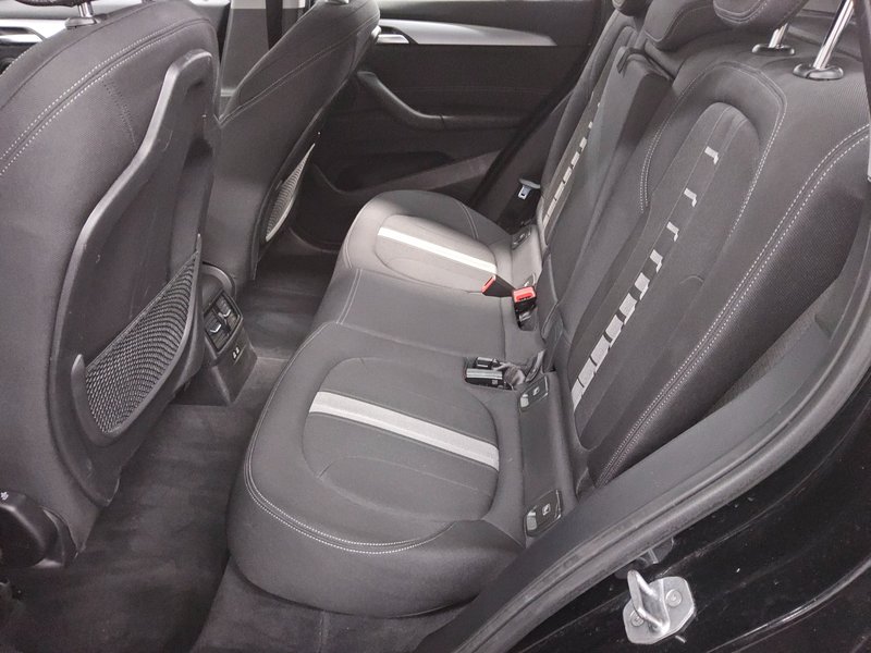 BMW X1 sDrive20d automatik Advantage • ACC • AHK — 13