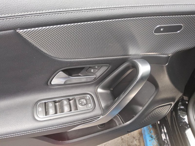 Mercedes-Benz CLA 200 d Shooting Brake automatik Progressive • LED — 10