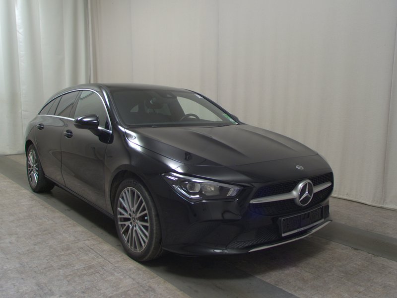 Mercedes-Benz CLA 200 d Shooting Brake automatik Progressive • LED — 3