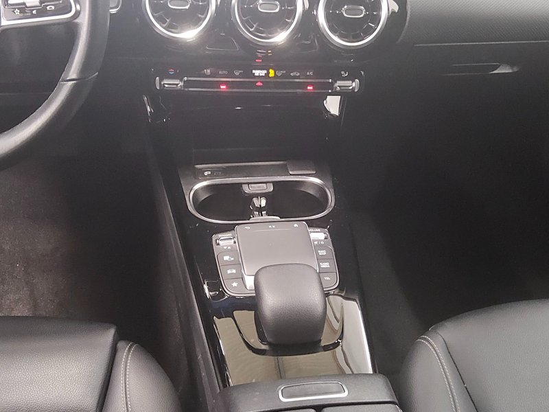 Mercedes-Benz CLA 200 d Shooting Brake automatik Progressive • LED — 6