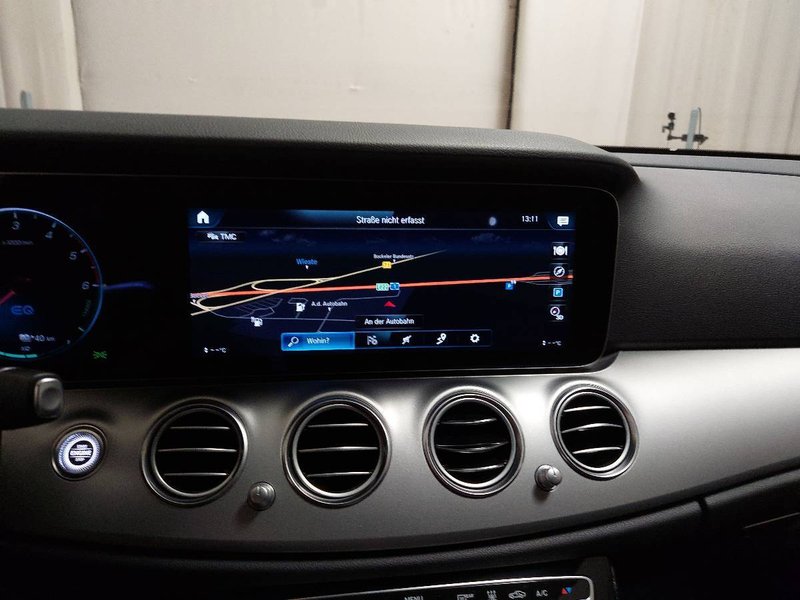 Mercedes-Benz E 300 de automatik Avantgarde • HUD • zračni ovjes — 21