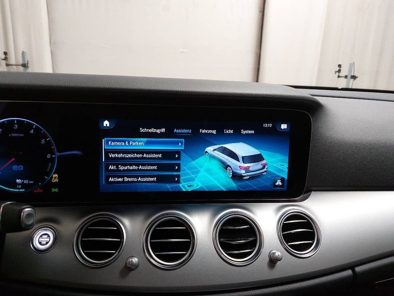 Mercedes-Benz E 300 de automatik Avantgarde • HUD • zračni ovjes — 23