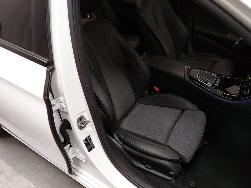 Mercedes-Benz E 220 d automatik Avantgarde • panorama • HUD — 10
