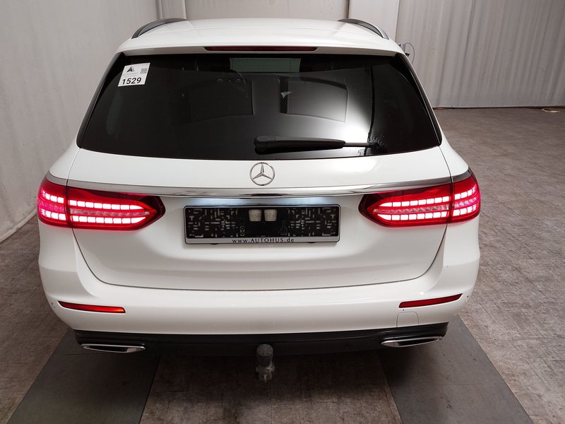 Mercedes-Benz E 220 d automatik Avantgarde • panorama • HUD — 14