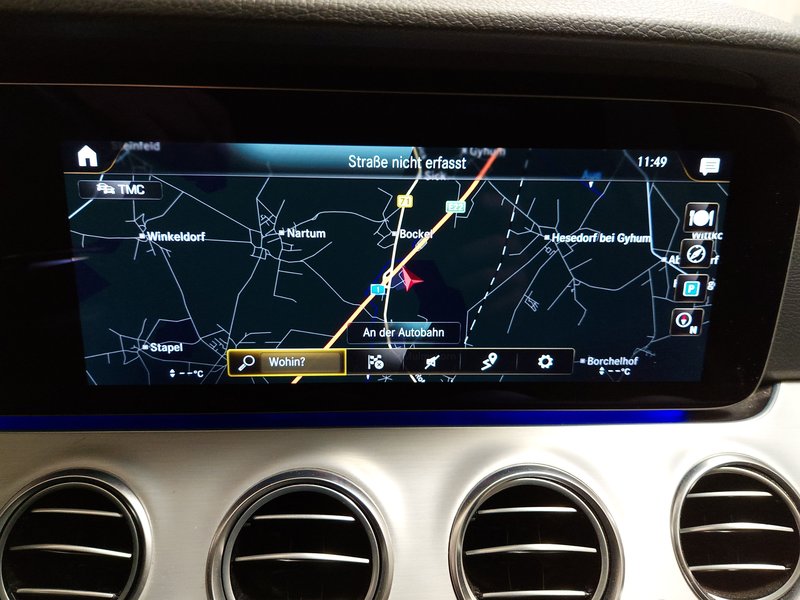 Mercedes-Benz E 220 d automatik Avantgarde • panorama • HUD — 21