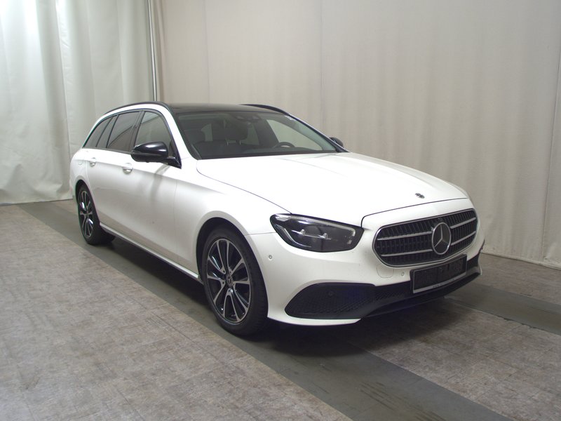 Mercedes-Benz E 220 d automatik Avantgarde • panorama • HUD — 3
