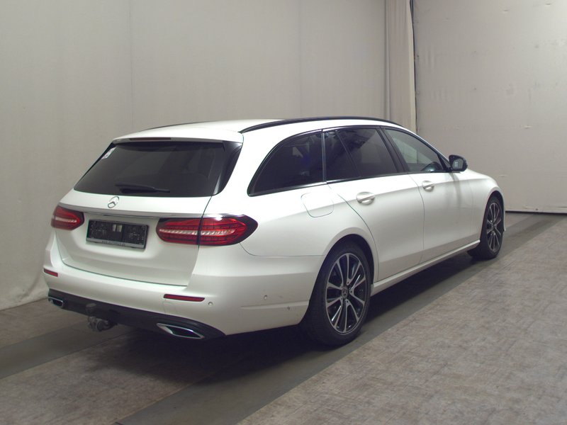 Mercedes-Benz E 220 d automatik Avantgarde • panorama • HUD — 4