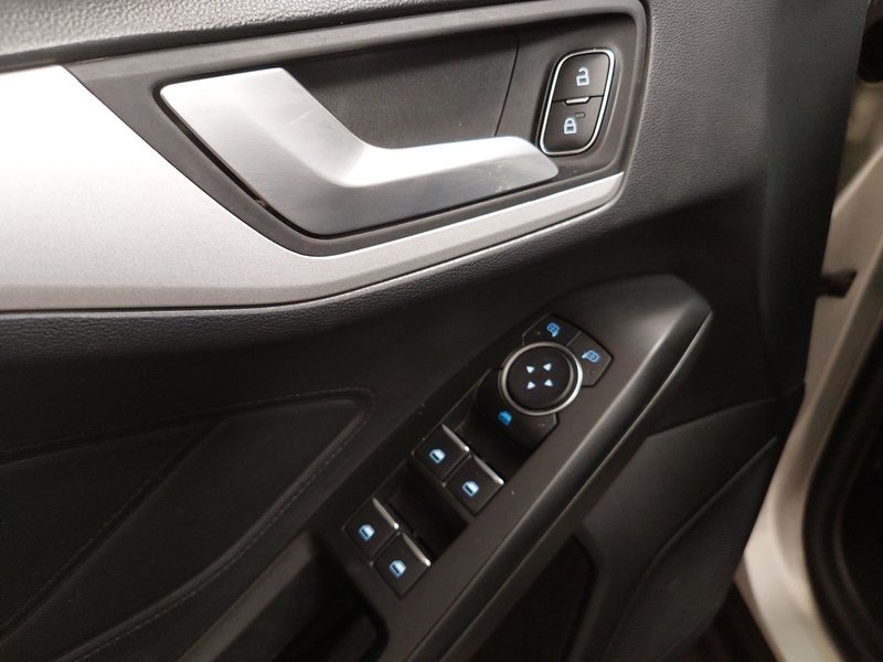 Ford Focus Turnier 2.0 EcoBlue automatik Cool&Connect • bežično punjenje — 5