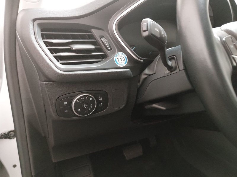 Ford Focus Turnier 2.0 EcoBlue automatik Cool&Connect • bežično punjenje — 7