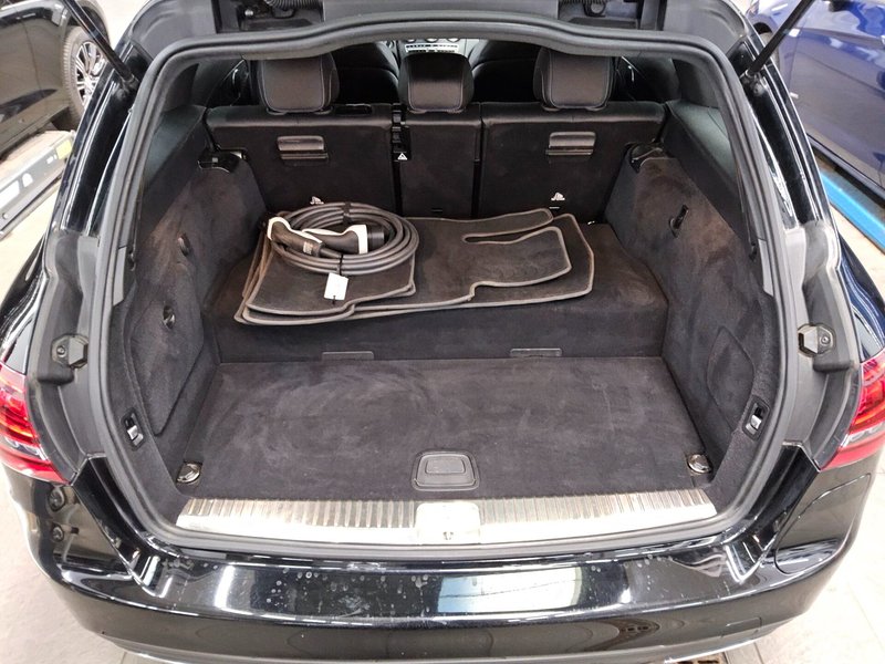 Mercedes-Benz C 300 de automatik AMG Line • 360° kamera • ACC — 12