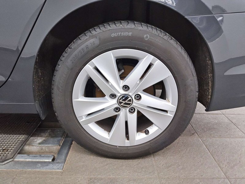 Volkswagen Golf 8 Variant 2.0 TDI automatik Life • ACC • Full LED — 11