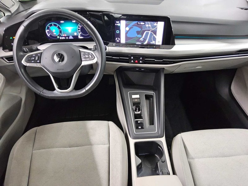 Volkswagen Golf 8 Variant 2.0 TDI automatik Life • ACC • Full LED — 5
