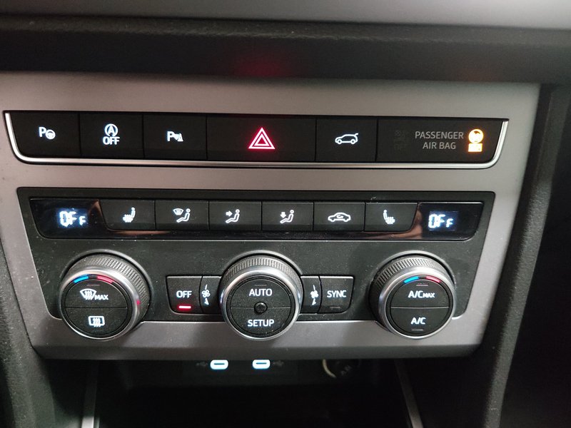 SEAT Ateca 2.0 TDI automatik FR-Line • Full LED • digitalni instrumenti — 15