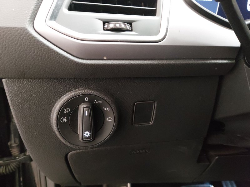 SEAT Ateca 2.0 TDI automatik FR-Line • Full LED • digitalni instrumenti — 7