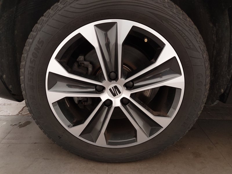 SEAT Ateca 2.0 TDI automatik FR-Line • Full LED • digitalni instrumenti — 8