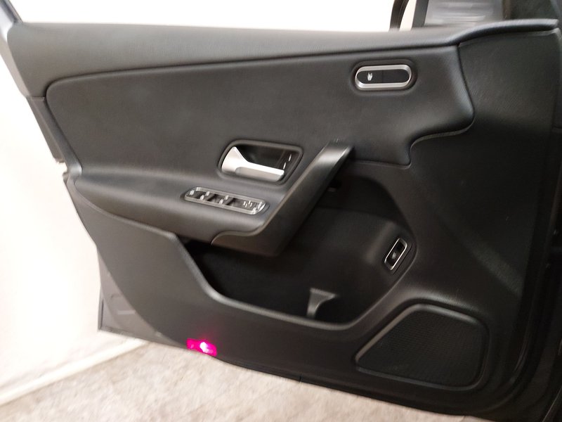 Mercedes-Benz A 180 d automatik Progressive • ACC • Full LED — 3