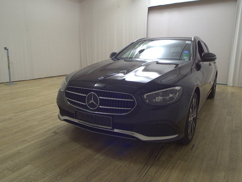 Mercedes-Benz E 300 e karavan automatik Avantgarde • ACC • LED — 2