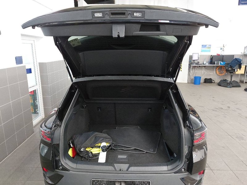 Volkswagen ID.4 Pro Performance • ACC • Full LED — 18
