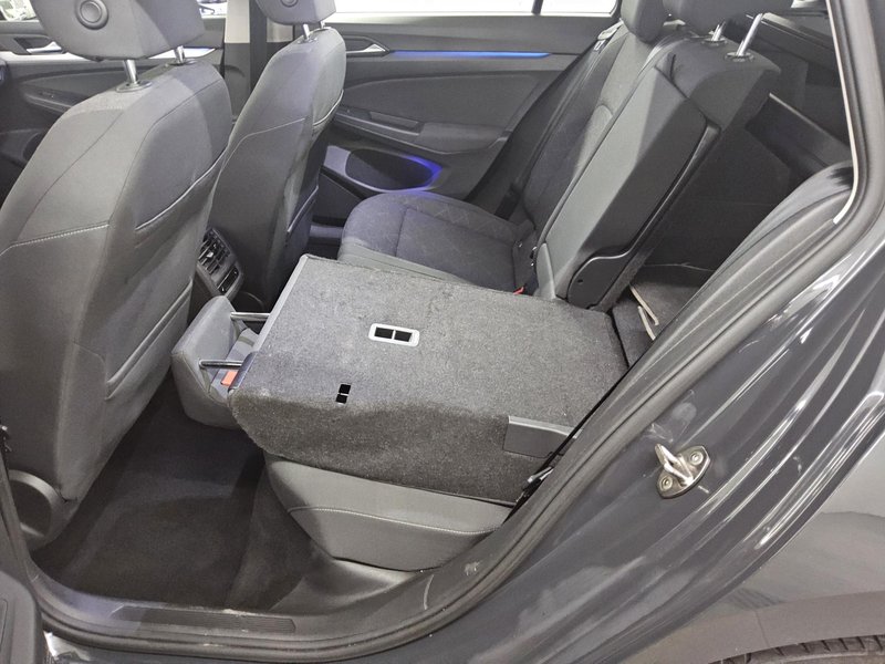 Volkswagen Golf 8 Variant 2.0 TDI Life • ACC • bežično punjenje — 13