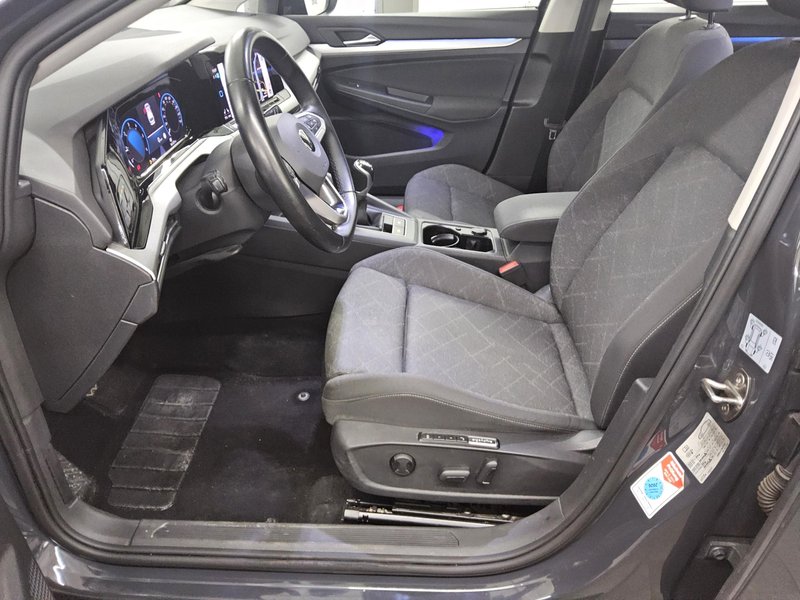 Volkswagen Golf 8 Variant 2.0 TDI Life • ACC • bežično punjenje — 9