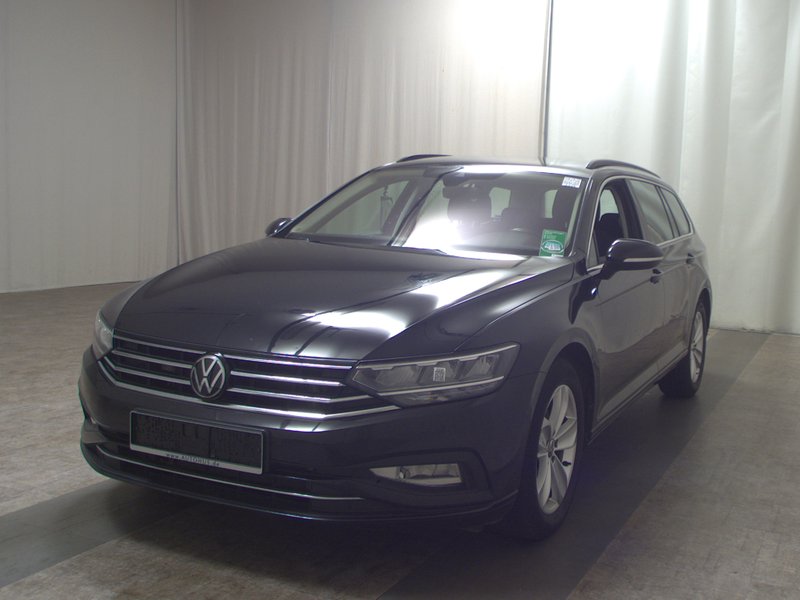 Volkswagen Passat Variant 2.0 TDI automatik Business • ACC • Full LED — 2
