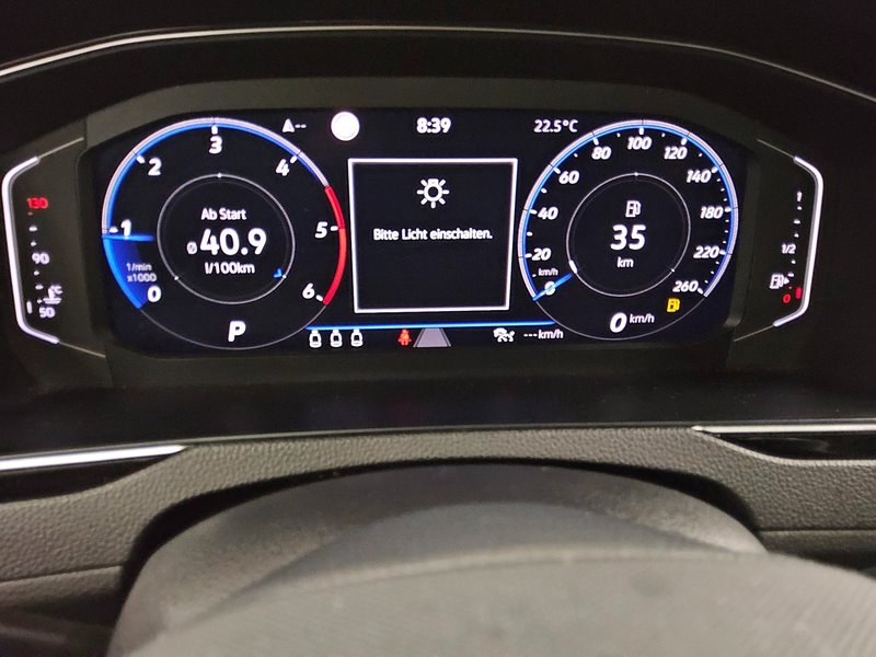 Volkswagen Passat Variant 2.0 TDI automatik Business • ACC • Full LED — 8