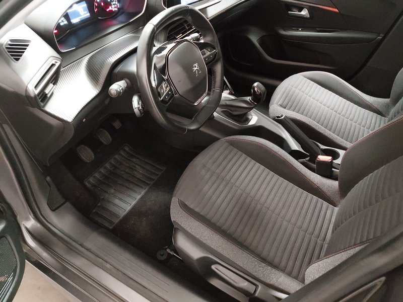 Peugeot 208 1.2 PureTech • digitalni instrumenti • grijanje sjedala — 6