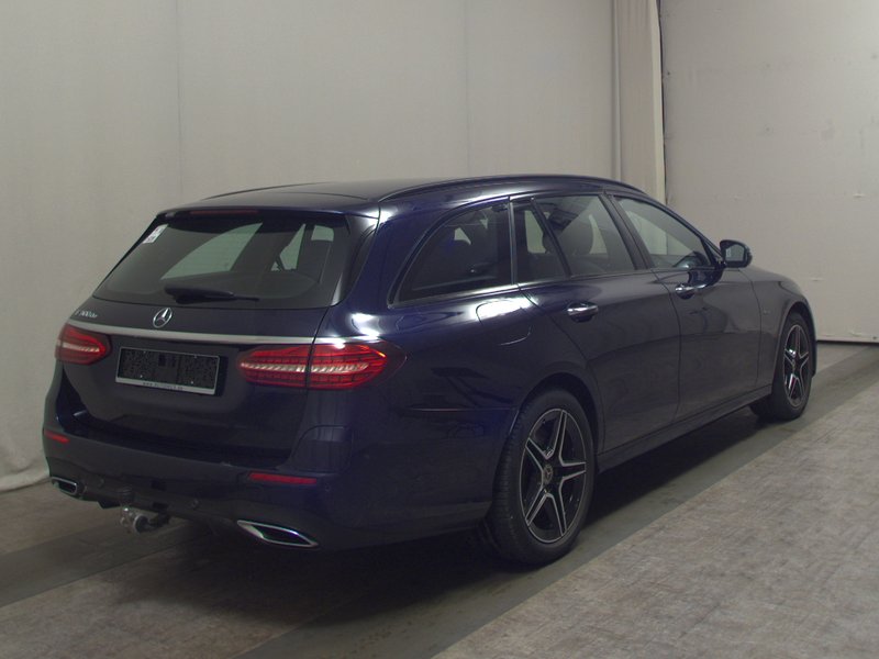 Mercedes-Benz E 300 de karavan AMG Line automatik • ACC • AHK — 4