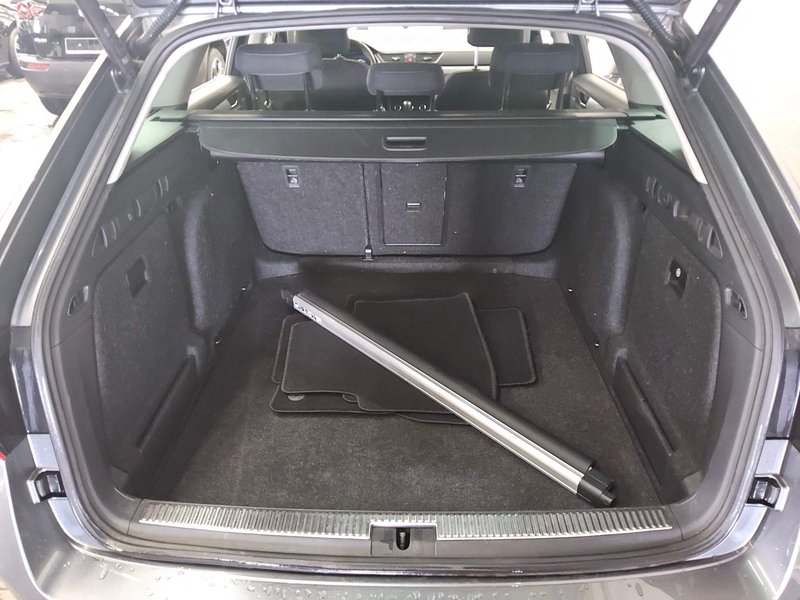 Škoda Superb Kombi 2.0 TDI automatik Ambition • ACC • električna peta vrata — 12